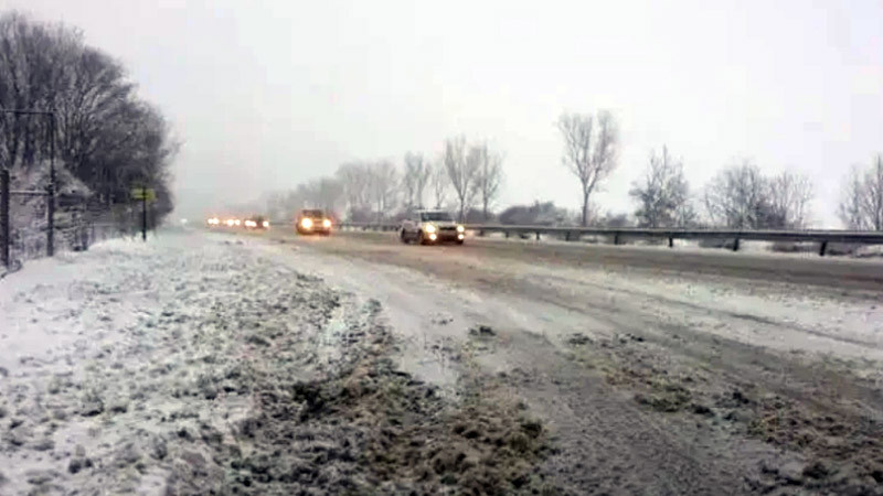 Голямо задръстване се е образувало по АМ "Тракия" в района на тунел "Траянови врата"