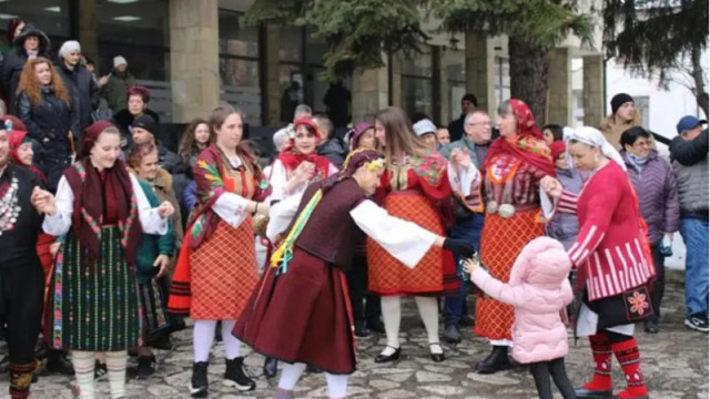 Това е един от големите народни женски празници посветен на