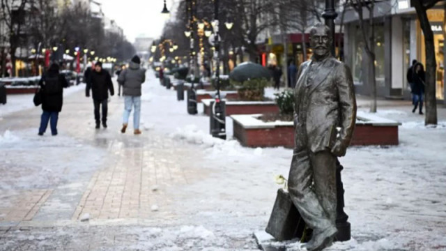След първия по сериозен сняг за сезона заледените тротоари и