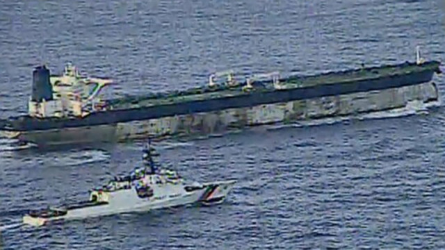 Съединените щати са освободили двама руски членове на екипажа на петролния