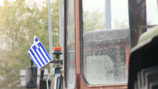 След 26 часа блокада за тежкотоварни камиони гръцките фермери освободиха