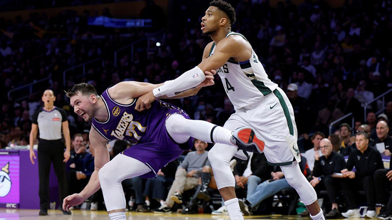 ЛеБрон и Лука вкараха половината точки за Лейкърс, но се блъснаха в "стената" Янис