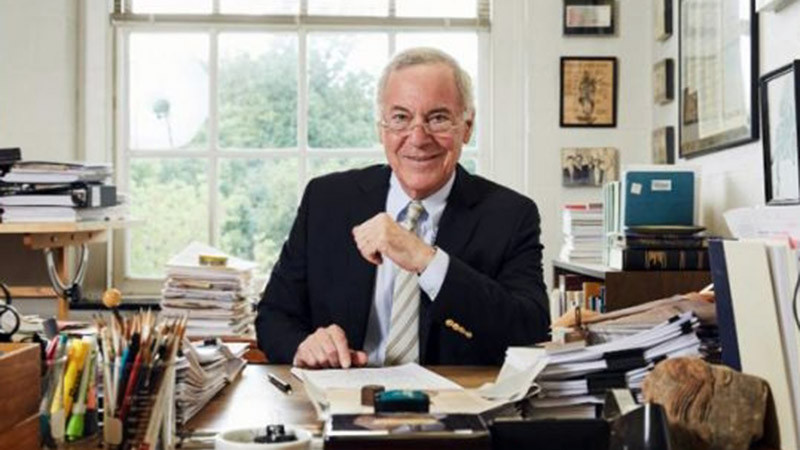 Проф. Стив Ханке: Необходимо е да заложите дългова спирачка в Конституцията