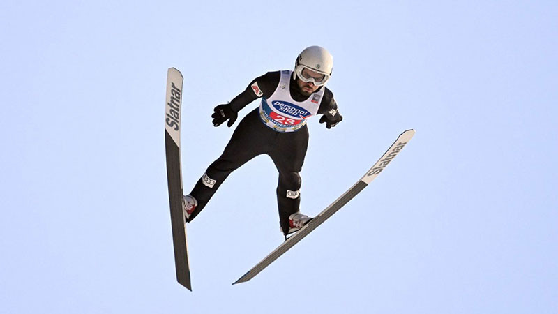Зографски продължи с добрите скокове и преодоля квалификацията в Закопане