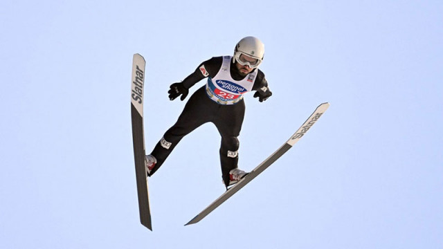 Българинът Владимир Зографски премина квалификацията на състезанието по ски скок