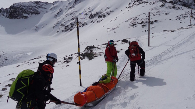 Планинската спасителна служба участва в акция по транспортирането на човек
