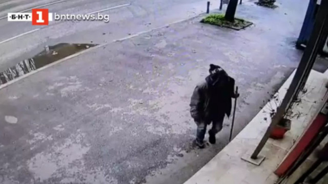 Вандалско нападение над посолството ни в Скопие Неизвестен мъж е