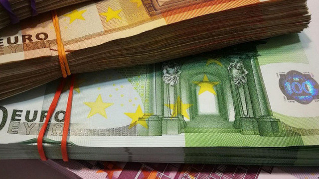 Трима души са арестувани за придобиване и разпространение за придобиване