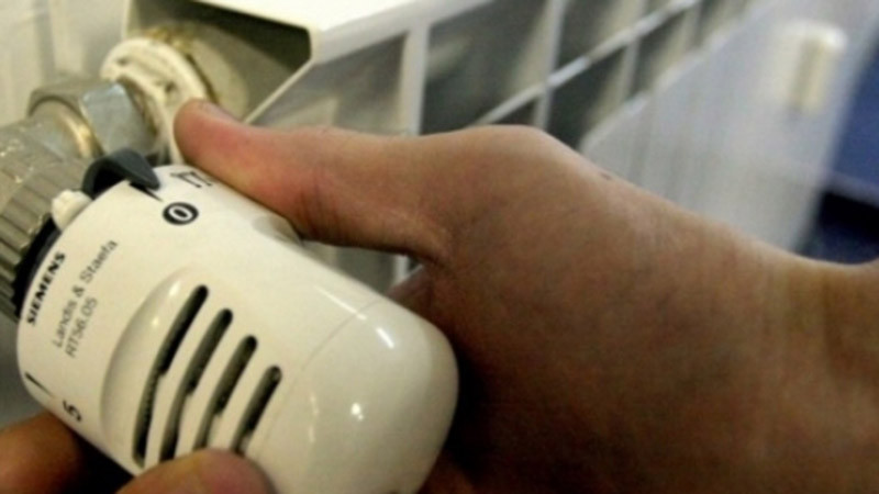 Хаос в сметките за парно: Кога ще има ясни правила за таксата „сградна инсталация“