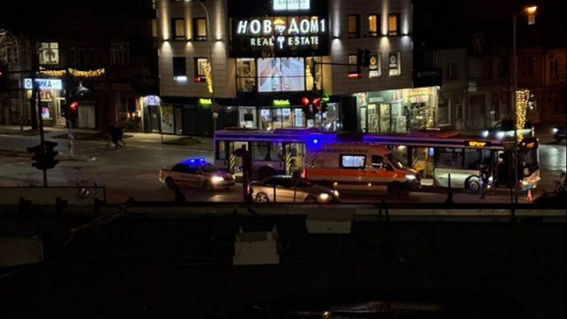 Тежък пътен инцидент е станал вчера вечерта във Варна при