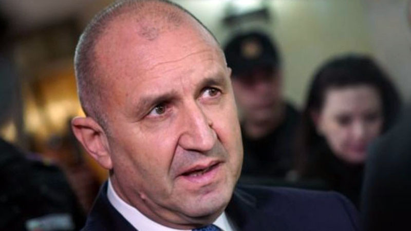 Радев: Опитът показва необходимостта от машинно гласуване с електронно отчитане на резултатите