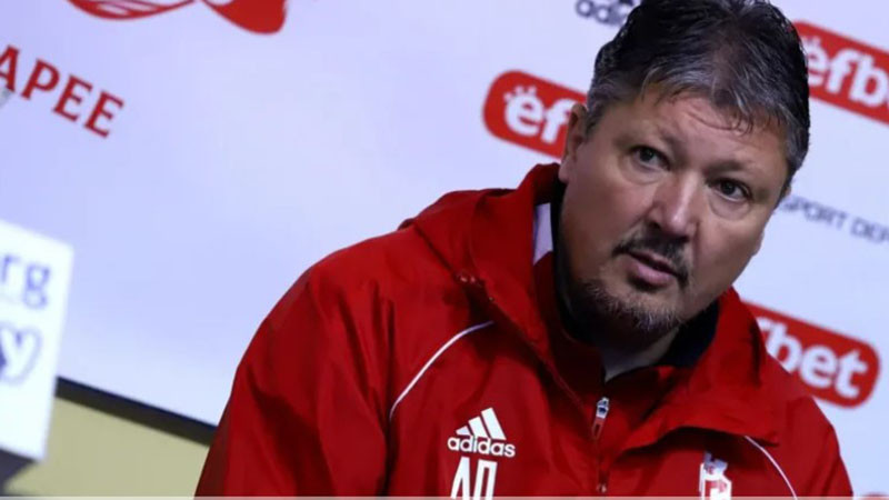 Местят Любослав Пенев в България, семейството му търси частен самолет