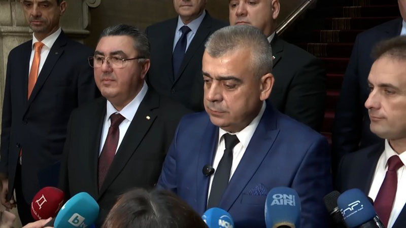 АПС взема третия мандат и ще мисли