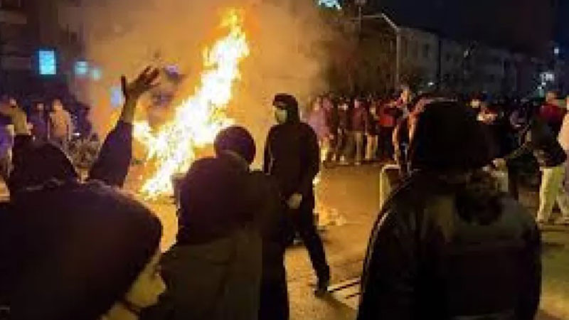 Около 3000 въоръжени и размирни души са арестувани по време на протестите в Иран