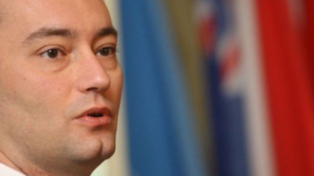 Всички харесват Младенов – не само в Израел но и