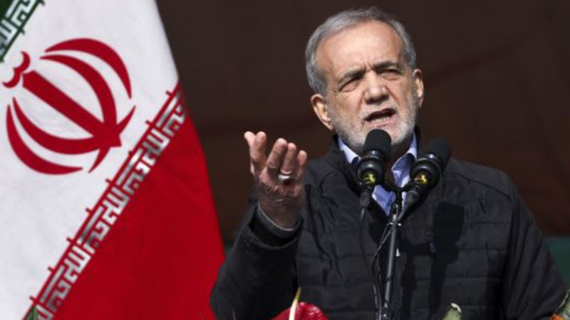 Президентът на Иран: Нападение срещу върховния лидер ще е обявяване на тотална война