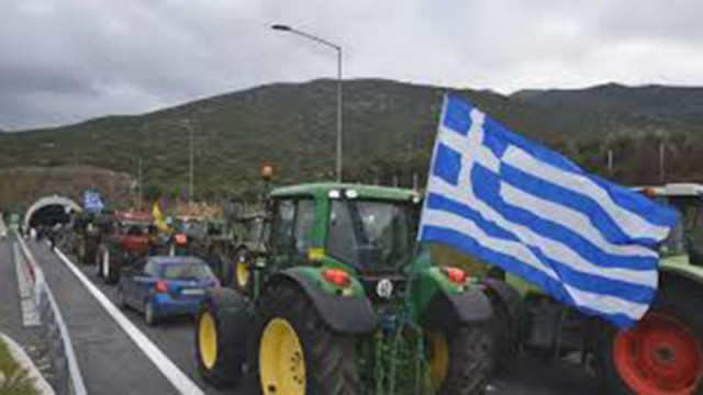 Земеделските производители от Гърция започнаха да се изтеглят от блокадите