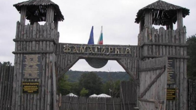 Седем кончета изгоряха при пожар в Историко географския комплекс Фанагория