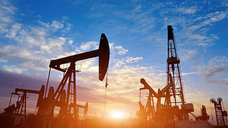 Силни икономически данни от Китай движат нагоре цените на петрола