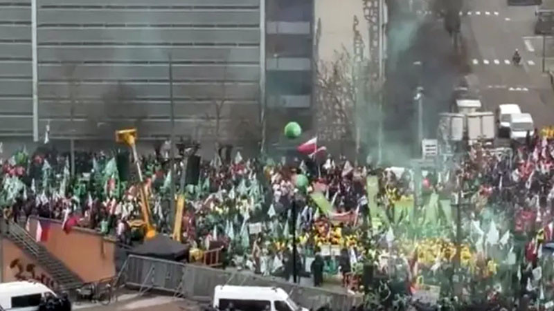 Сблъсъци между фермери и полицията в Брюксел - (ВИДЕО)