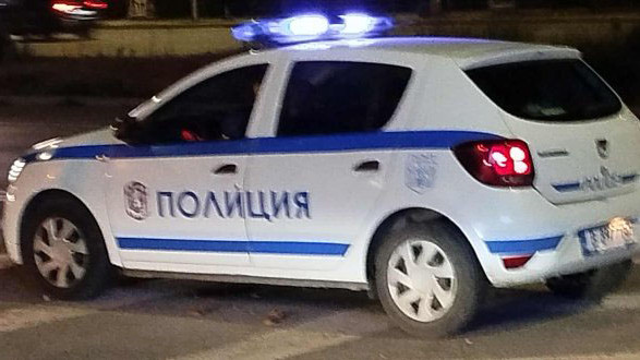 Непълнолетен младеж е нападнат от три момчета, които са му