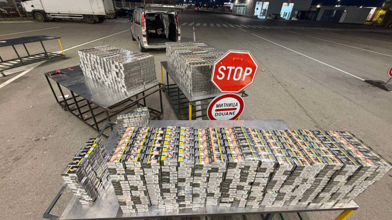 Митничари на "Капитан Андреево" откриха 10 790 кутии цигари, укрити в мебели