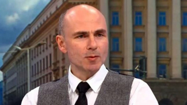 Нека да нямаме свръхочаквания за месианство Но ако има политически