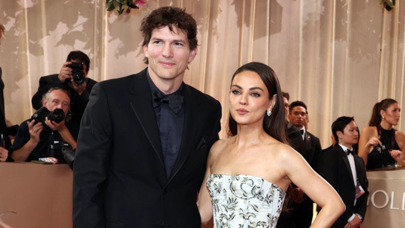 Аштън Кътчър с коментар за твърденията, че с Мила Кунис „не се къпят“