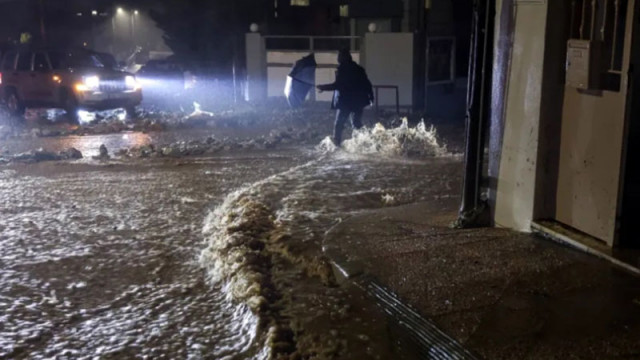 Двама души загинаха при тежки наводнения в Гърция Едно от