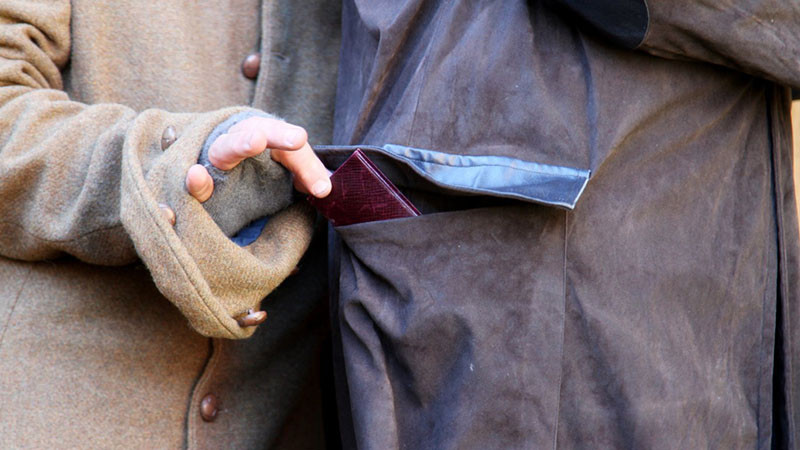 За 3 дни жена е осъдена два пъти на затвор за кражби при опасен рецидив