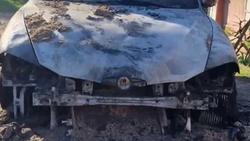 Мъж подпали колата на съпругата си в Пещера, съобщиха от