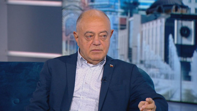 Западна Европа няма доверие на Радев знаят му червения хастар