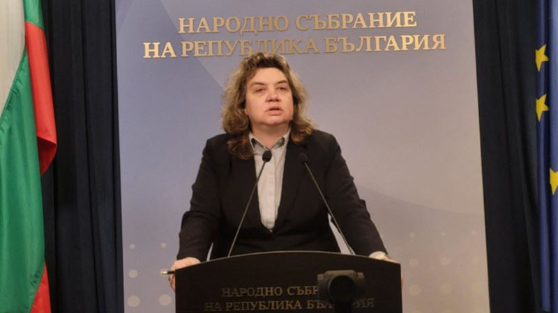 Киселова: Безотговорно е купуването или наемането на скенери за предстоящите избори