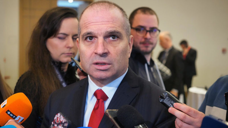 Караджов очаква тежки икономически последици от граничните блокади на превозвачите