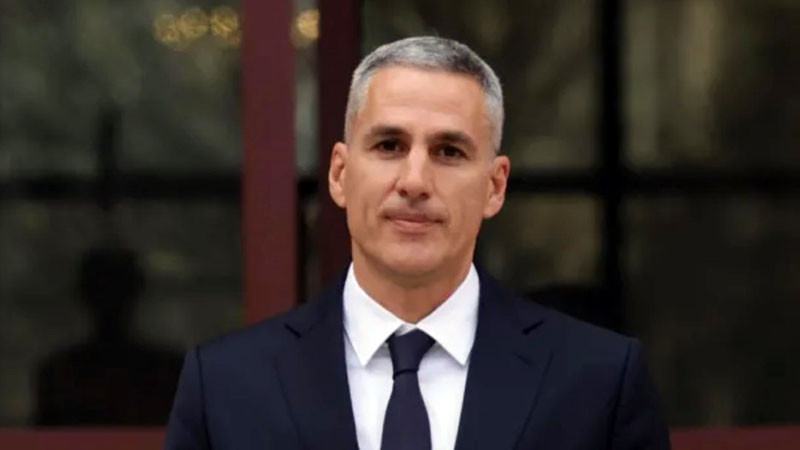 Изявлението на Гюров, че би приел само ако няма скрити условия, не изглежда случайно