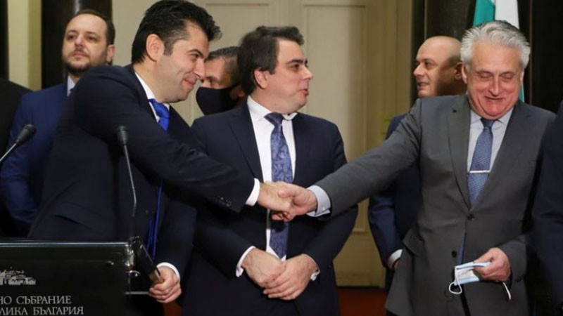 "Филтър": Асен Василев се кани да изгони от листите и Бойко Рашков?