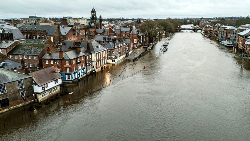 Бурята "Кристин" взе на най-малко четири жертви в Португалия