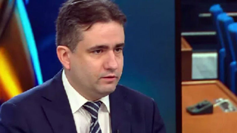 Божанов: Миналото ни прави скептични към позициите и действията на Радев