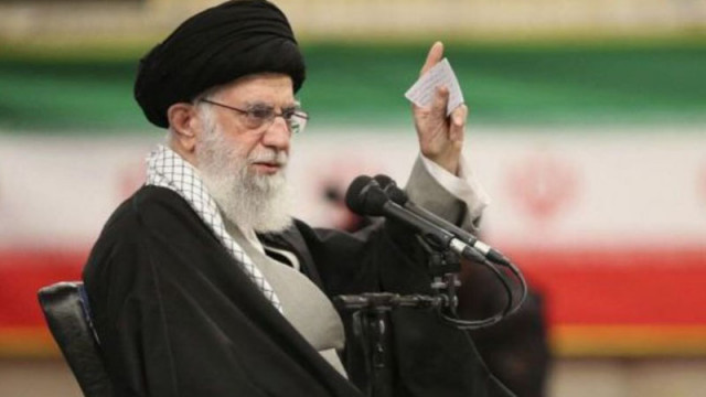 Върховният ирански лидер аятолах Али Хаменей предупреди днес САЩ че
