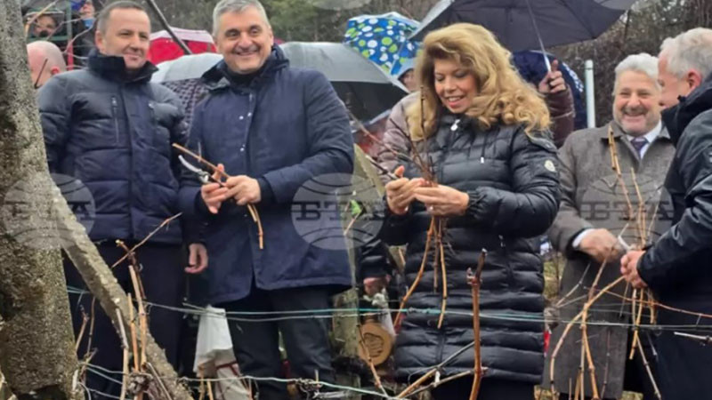 Йотова заряза лозя: Стига толкова политически спектакли, дългът ни е хората да живеят по-добре