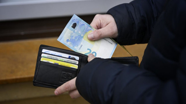 Изплащането на пенсиите през февруари т г чрез Български пощи