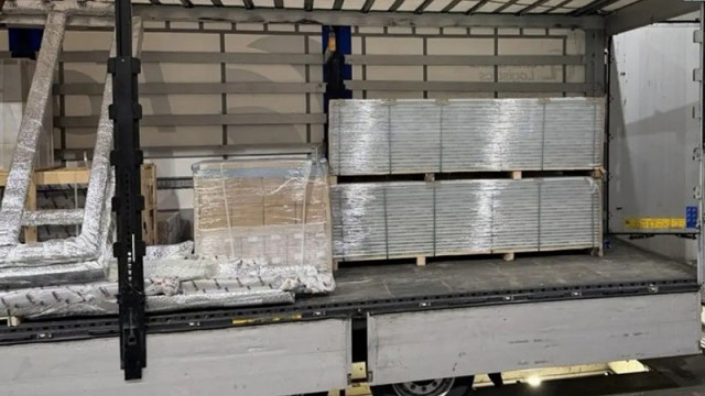 711 000 къса 35 550 кутии контрабандни цигари откриха митническите