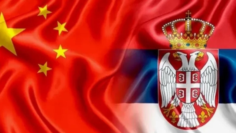 POLITICO: Хиляди китайски работници живеят изолирано в затворени лагери в Сърбия