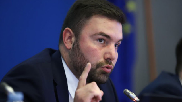 Здравната вноска да се увеличи или държавата да си плати