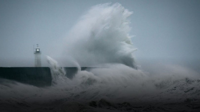Нова буря със силни пориви на вятъра рани петима души