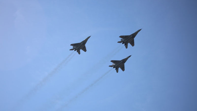 Ремонтират двигателите на самолетите МиГ-29