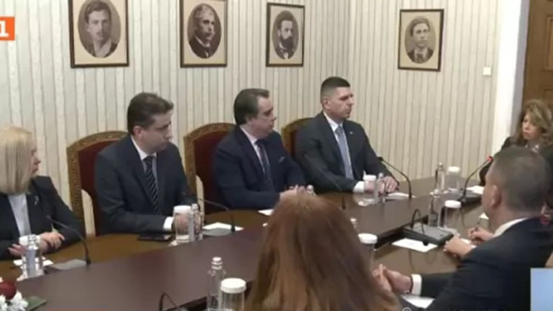 ПП-ДБ при Йотова: Да се внимава за мини и бомби в министерствата, да се обезвредят навреме