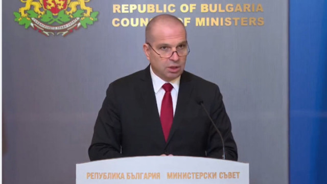 Въвежда се национална транспорта система  Това заяви на брифинг министърът