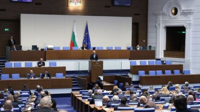 Мнозинството в Народното събрание отхвърли исканията да бъдат изслушани министрите