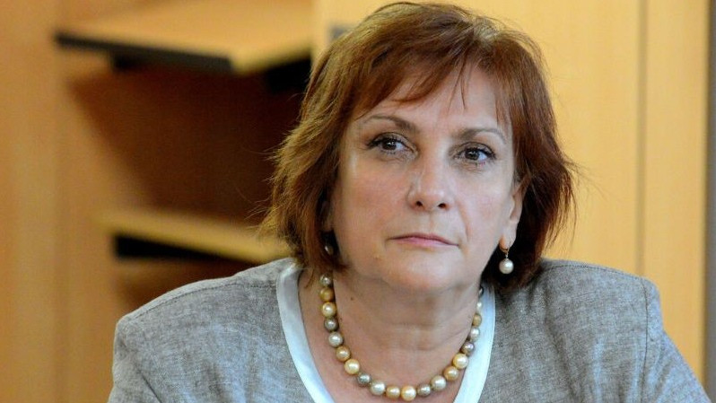 Държавата не може да функционира без бюджет - удължен или нов, каза Искра Михайлова